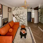 Chocolette | Sky With Parliament View Lejlighed *