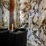 Chocolette | Sky With Parliament View