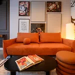 Chocolette | Sky With Parliament View Lejlighed *