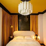 Chocolette | Sky With Parliament View Lejlighed