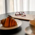 Chocolette | Sky With Parliament View