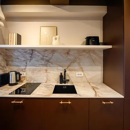 Chocolette | Sky With Parliament View