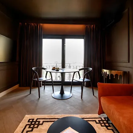 Chocolette | Sky With Parliament View Βουκουρέστι