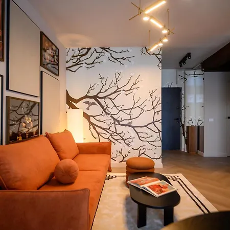 Chocolette | Sky With Parliament View