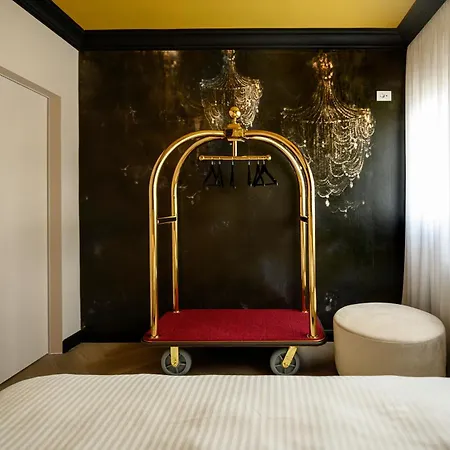 Chocolette | Sky With Parliament View