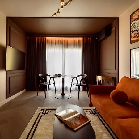 Chocolette | Sky With Parliament View Boekarest