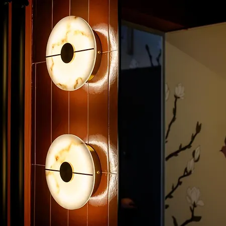 Chocolette | Sky With Parliament View *