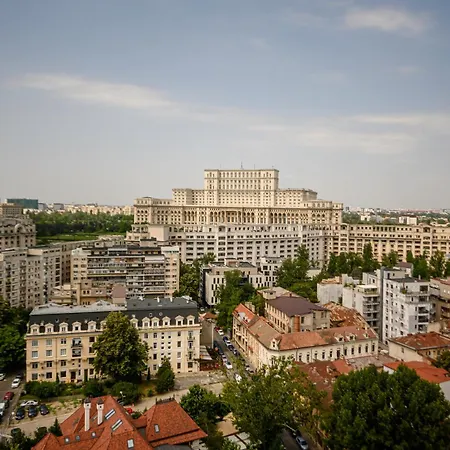 Appartement Chocolette | Sky With Parliament View