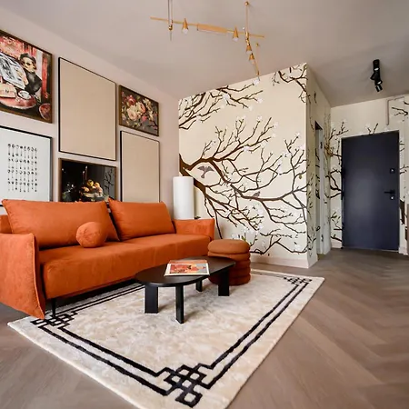 Chocolette | Sky With Parliament View