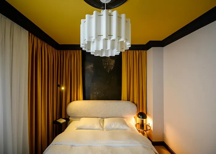 Chocolette | Sky With Parliament View Apartment *