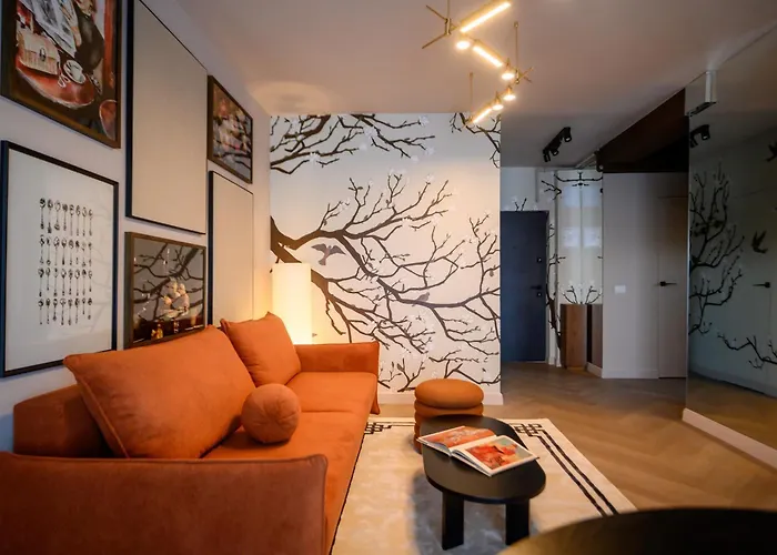 Chocolette | Sky With Parliament View