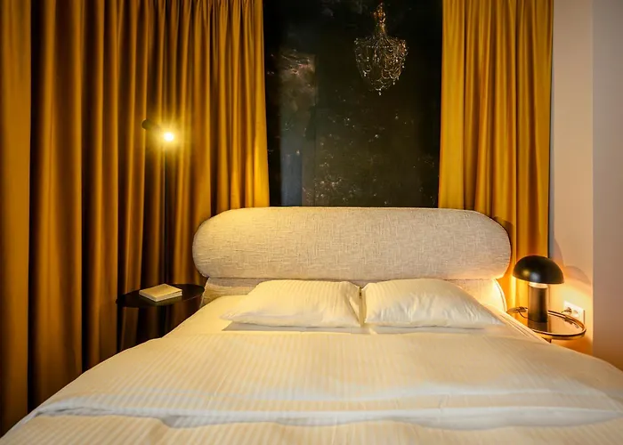 Chocolette | Sky With Parliament View * بوخارست