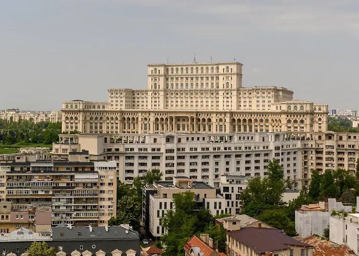 Chocolette | Sky With Parliament View Апартаменти *