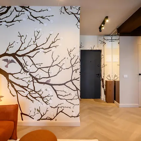 Chocolette | Sky With Parliament View *