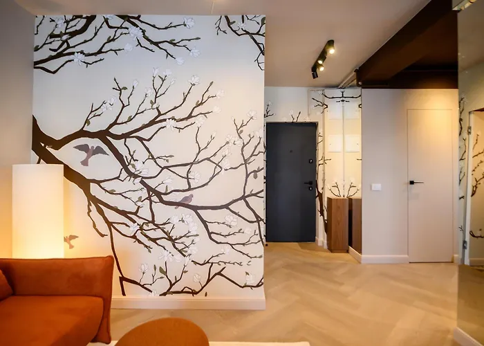 Chocolette | Sky With Parliament View *