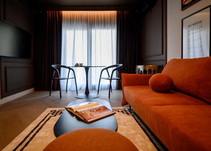 Chocolette | Sky With Parliament View Bukarest