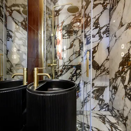 Chocolette | Sky With Parliament View